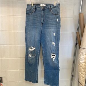 Hollister Distressed Jeans 32